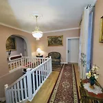Logis Vélès Bed & Breakfast 4*
