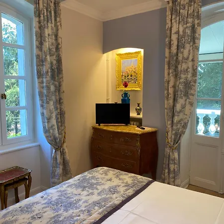 Logis Veles 4* Aubin