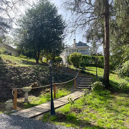 Couette-café Logis Vélès 4*