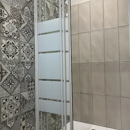 Couette-café Logis Vélès 4*