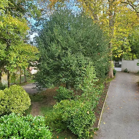 Logis Vélès Couette-café