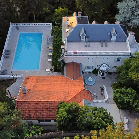 Couette-café Logis Vélès Aubin (Aveyron)