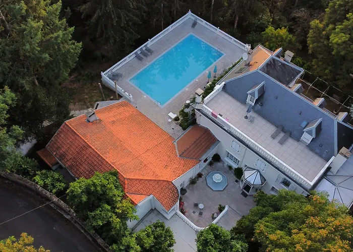 Couette-café Logis Vélès Aubin (Aveyron)