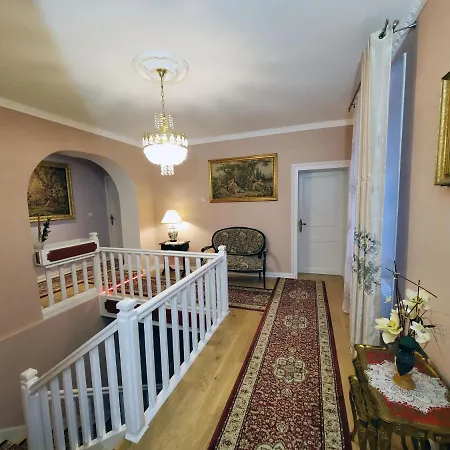 Logis Veles Bed & Breakfast 4*