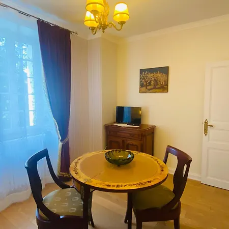 Bed & Breakfast Logis Veles 4*