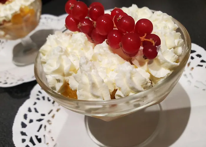 לינה וארוחת בוקר Logis Veles Aubin (Aveyron)