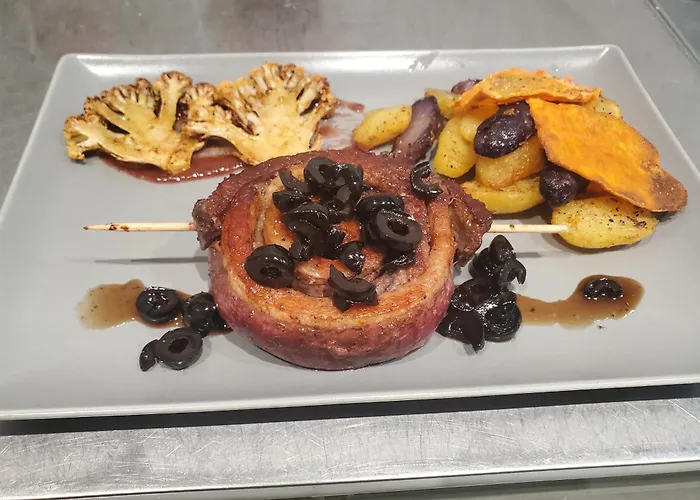 לינה וארוחת בוקר Logis Veles Aubin (Aveyron)